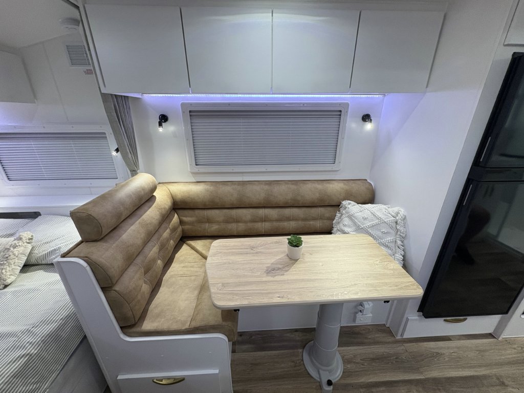 NEW 2026 LEADER CARAVANS GOLD LE DIRT ROADER CARAVAN 2 AXLE