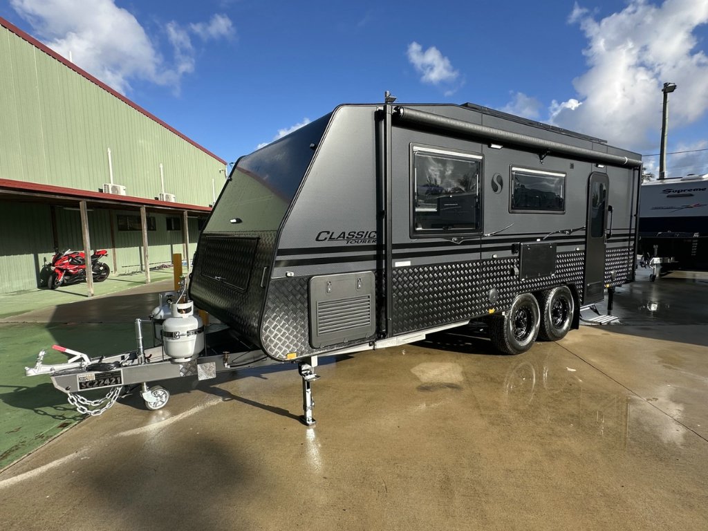 NEW 2026 SUPREME CLASSIC TOURER CARAVAN 2 AXLE