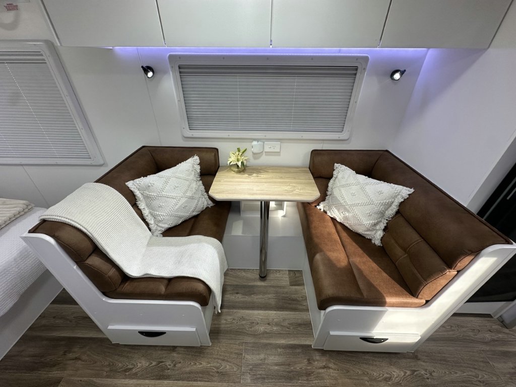 NEW 2026 SUPREME CLASSIC TOURER CARAVAN 2 AXLE