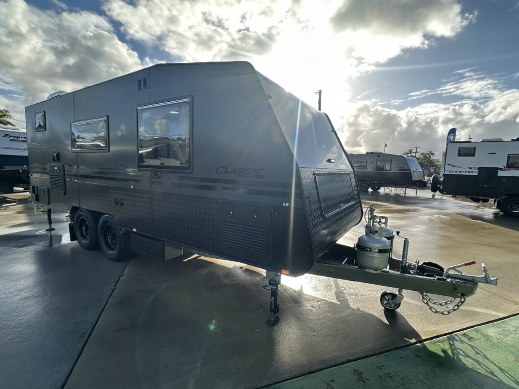 NEW 2026 SUPREME CLASSIC TOURER CARAVAN 2 AXLE