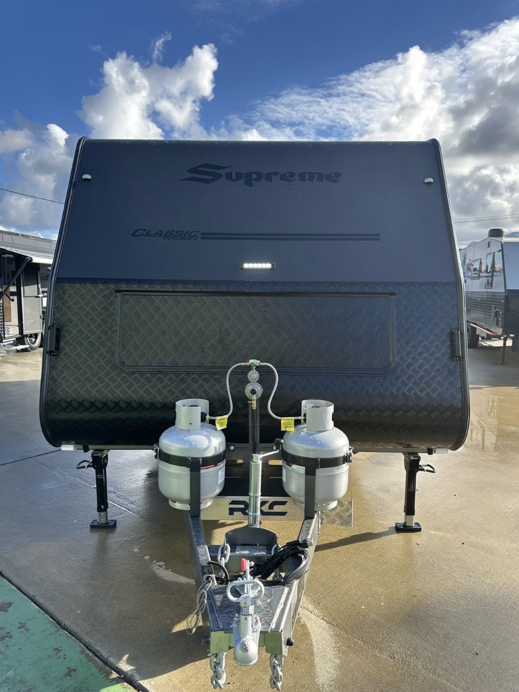 NEW 2026 SUPREME CLASSIC TOURER CARAVAN 2 AXLE