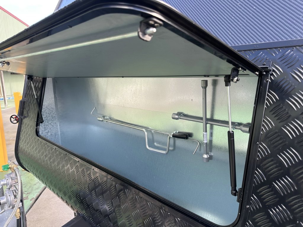 NEW 2026 SUPREME CLASSIC TOURER CARAVAN 2 AXLE
