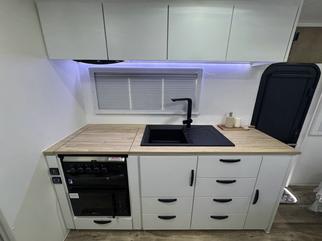 NEW 2026 LEADER CARAVANS GOLD LE CARAVAN 2 AXLE