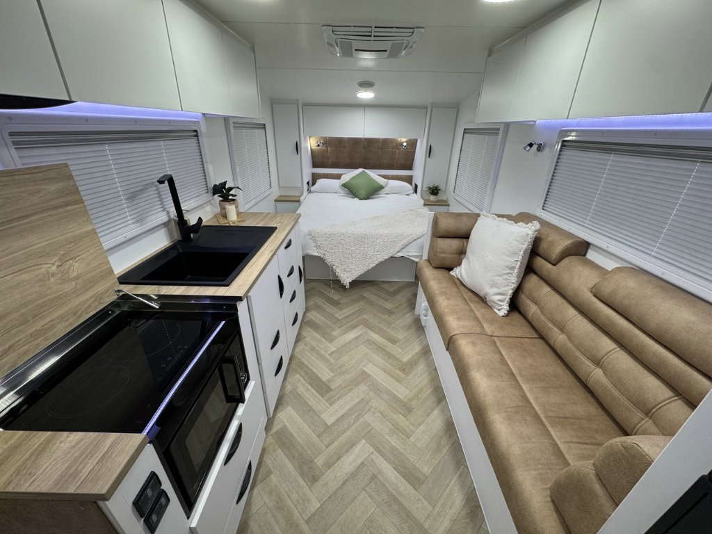 NEW 2026 SUPREME CLASSIC TOURER 20K SERIES CARAVAN 2 AXLE