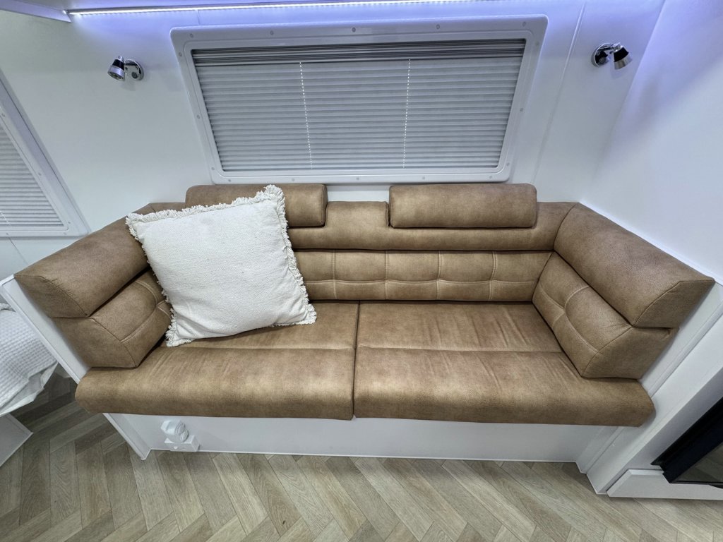 NEW 2026 SUPREME CLASSIC TOURER 20K SERIES CARAVAN 2 AXLE