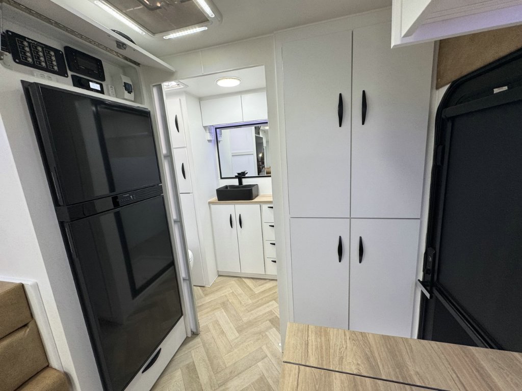 NEW 2026 SUPREME CLASSIC TOURER 20K SERIES CARAVAN 2 AXLE
