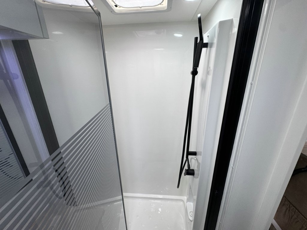 NEW 2026 SUPREME CLASSIC TOURER 20K SERIES CARAVAN 2 AXLE