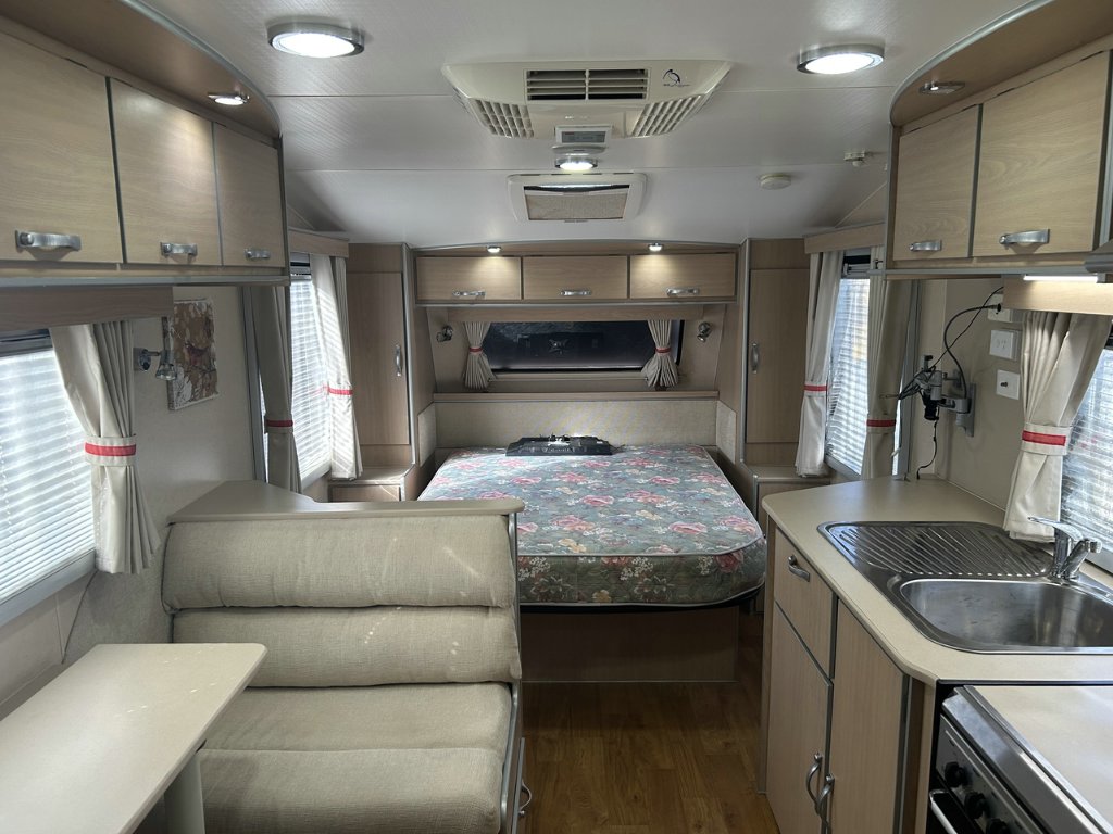 USED 2013 SUPREME EXECUTIVE CARAVAN 2 AXLE