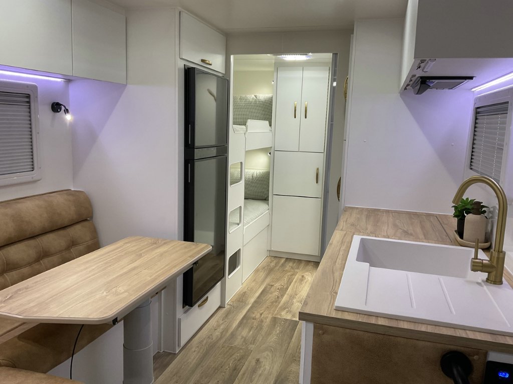 NEW 2026 LEADER CARAVANS GOLD LE DIRT ROADER CARAVAN 2 AXLE