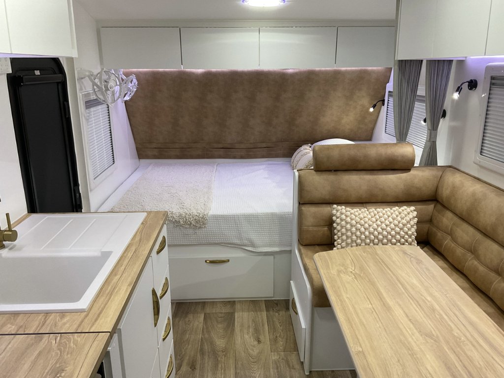 NEW 2026 LEADER CARAVANS GOLD LE DIRT ROADER CARAVAN 2 AXLE