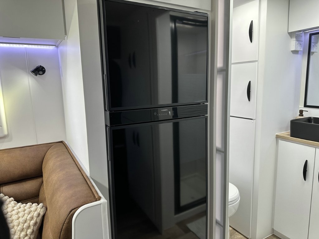 NEW 2026 SUPREME CLASSIC TOURER CARAVAN 2 AXLE