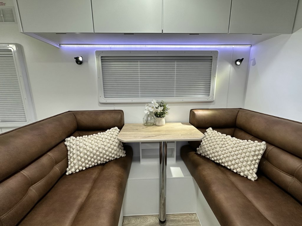 NEW 2026 SUPREME CLASSIC TOURER CARAVAN 2 AXLE