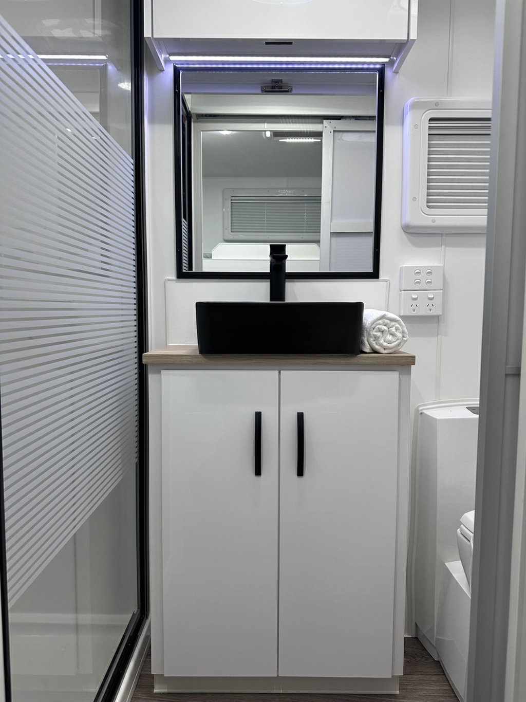 NEW 2026 LEADER CARAVANS GOLD LE CARAVAN 2 AXLE