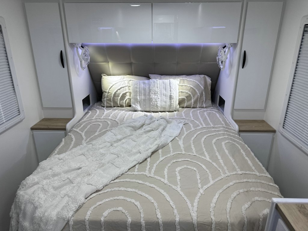 NEW 2026 SUPREME CLASSIC TOURER CARAVAN 1 AXLE