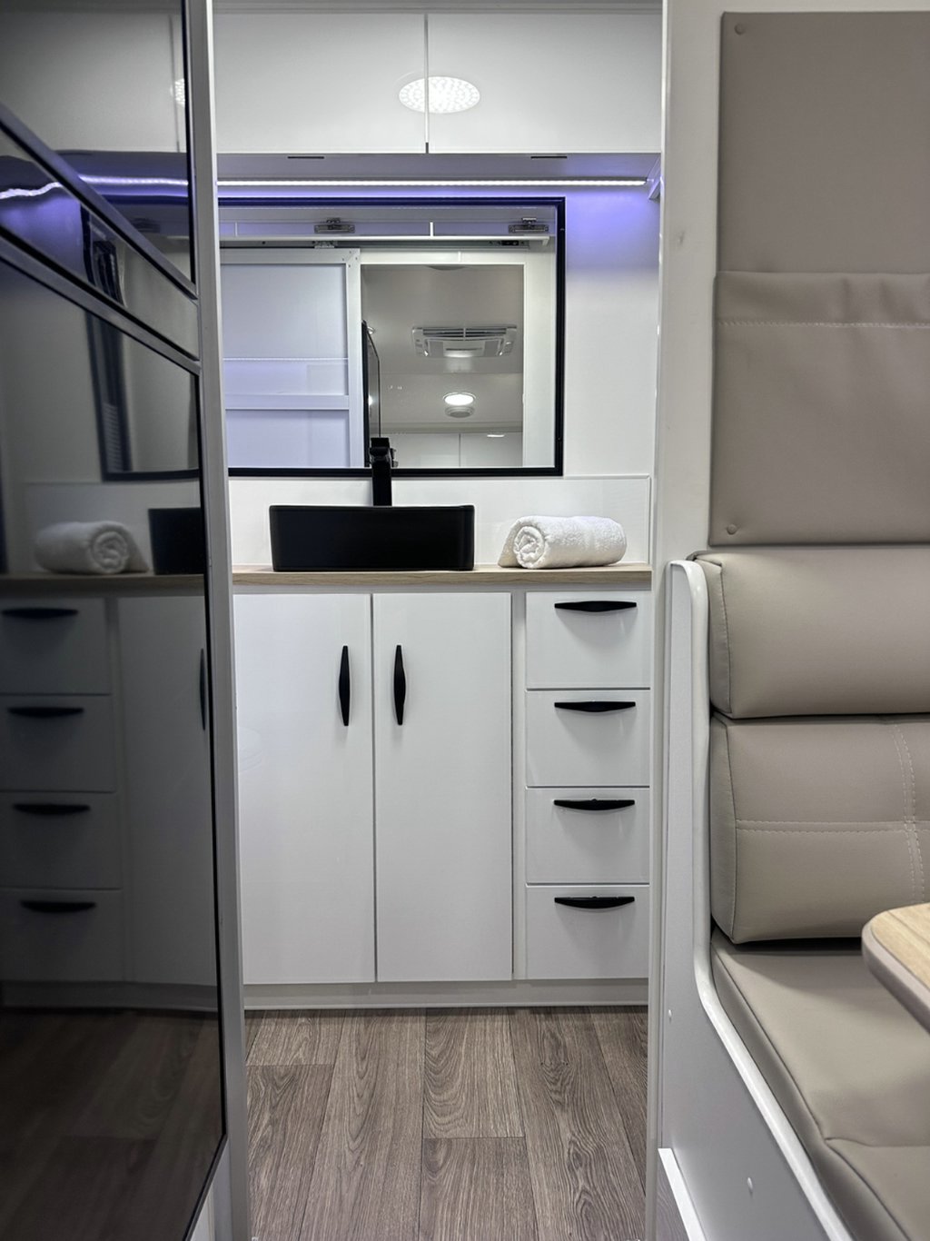 NEW 2026 SUPREME CLASSIC TOURER CARAVAN 1 AXLE