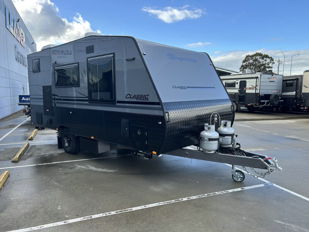 NEW 2026 SUPREME CLASSIC TOURER CARAVAN 1 AXLE