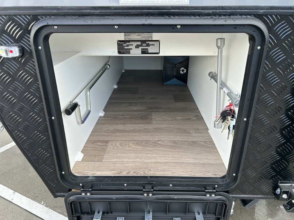 NEW 2026 SUPREME CLASSIC TOURER CARAVAN 1 AXLE