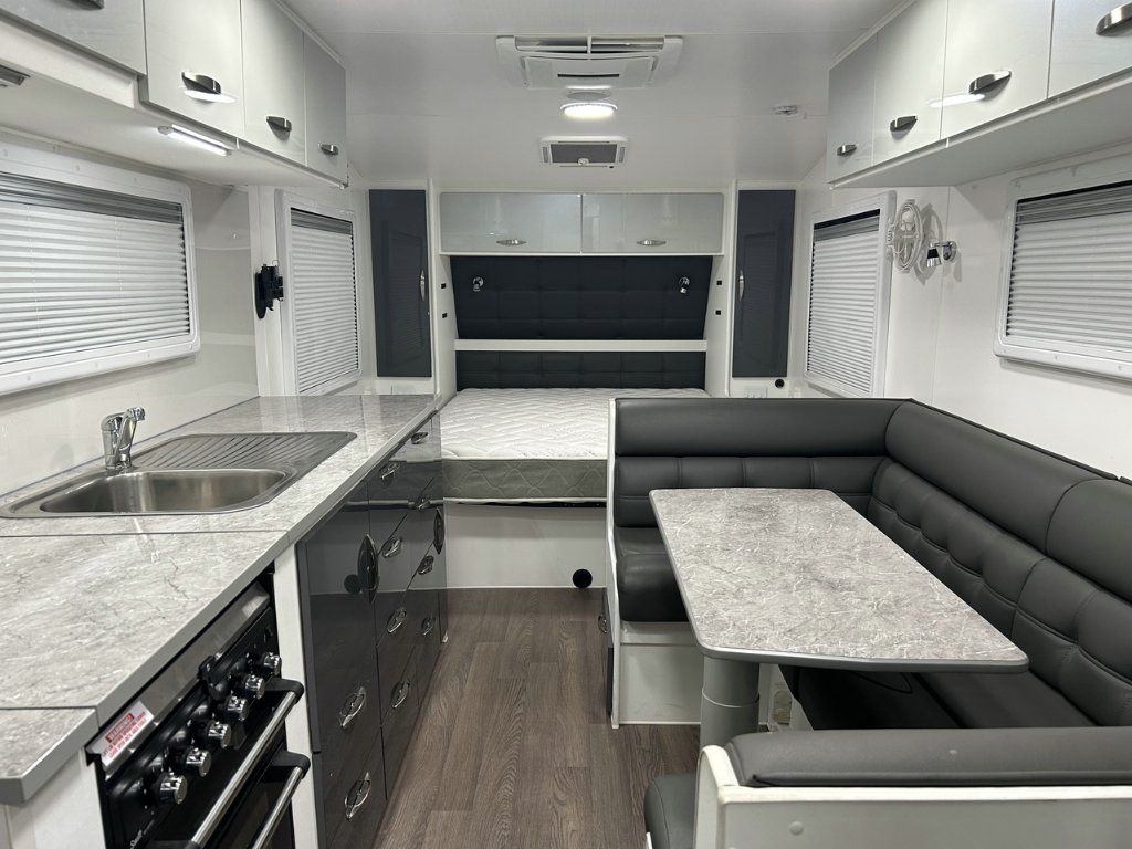 USED 2022 SUPREME CLASSIC TOURER CARAVAN 2 AXLE