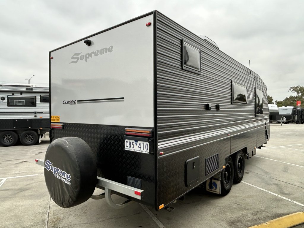 USED 2022 SUPREME CLASSIC TOURER CARAVAN 2 AXLE