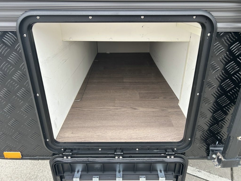 USED 2022 SUPREME CLASSIC TOURER CARAVAN 2 AXLE