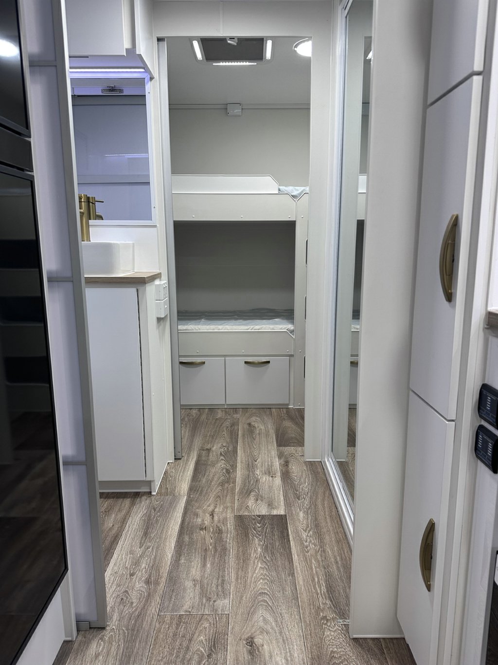 NEW 2026 LEADER CARAVANS GOLD LE CARAVAN 2 AXLE