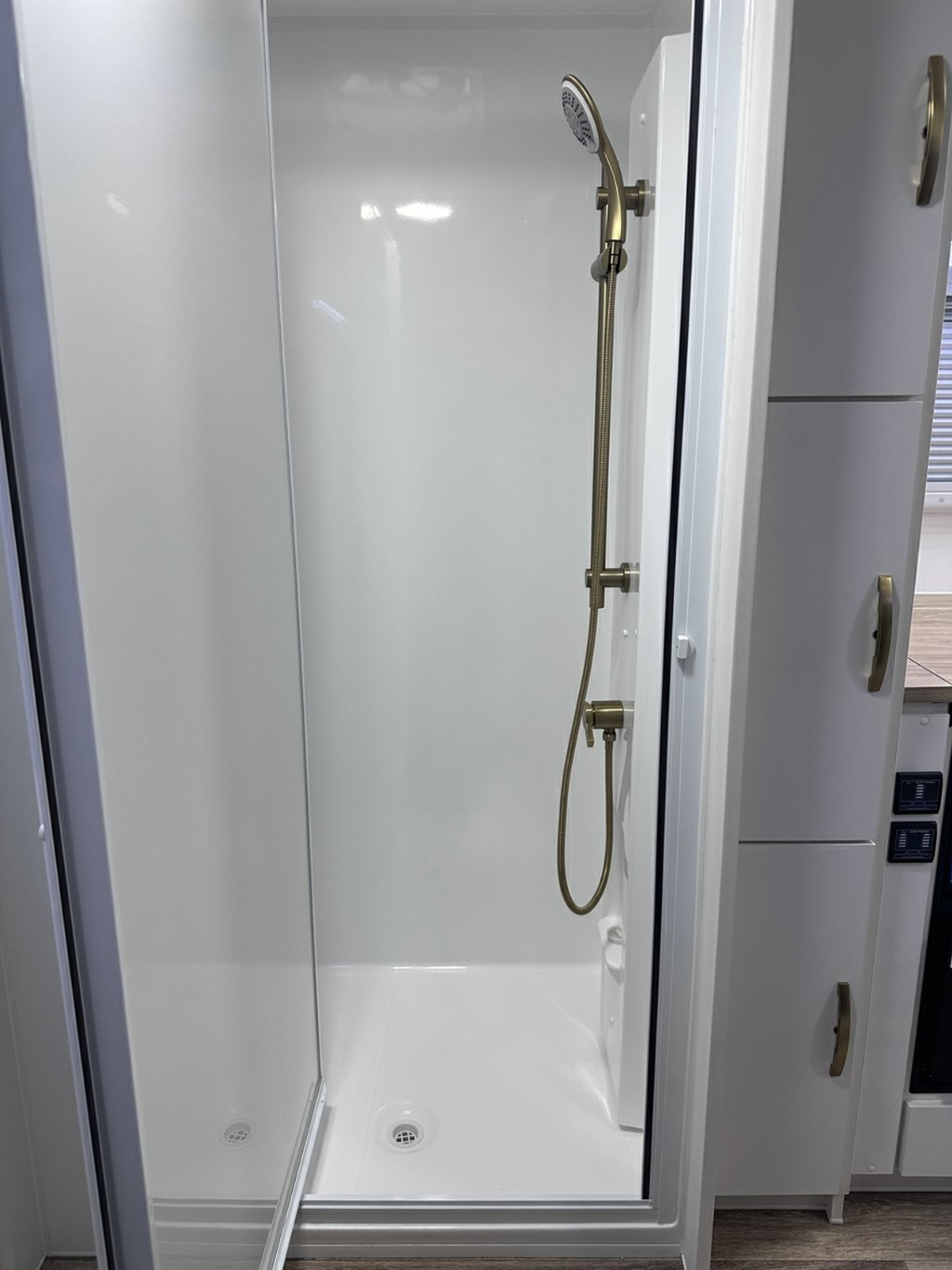 NEW 2026 LEADER CARAVANS GOLD LE CARAVAN 2 AXLE