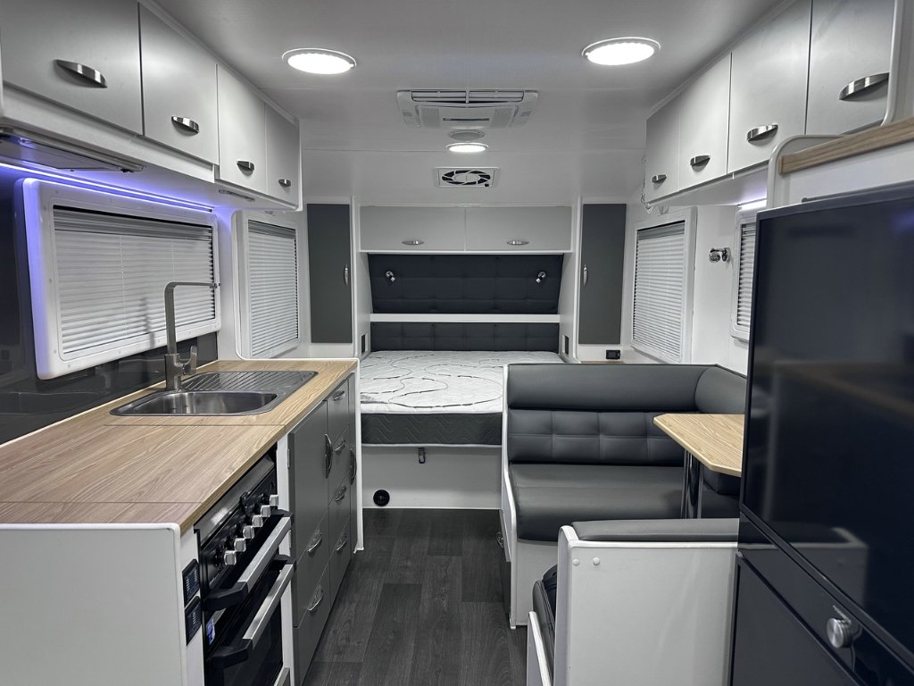USED 2024 SUPREME CLASSIC TOURER CARAVAN 2 AXLE