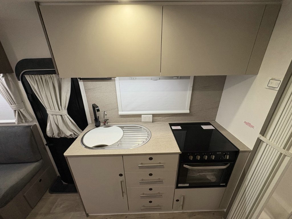 USED 2023 JAYCO JOURNEY CARAVAN 2 AXLE