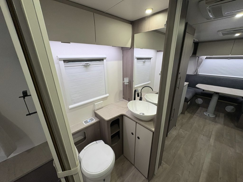 USED 2023 JAYCO JOURNEY CARAVAN 2 AXLE
