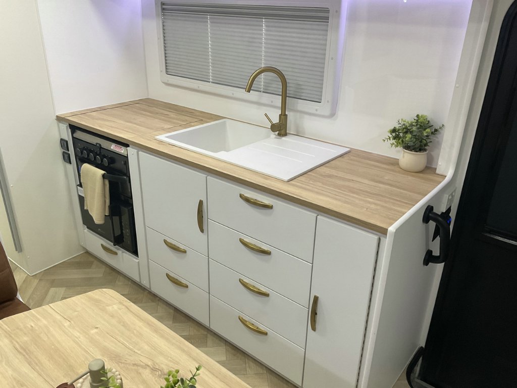 NEW 2026 LEADER CARAVANS GOLD LE CARAVAN 2 AXLE