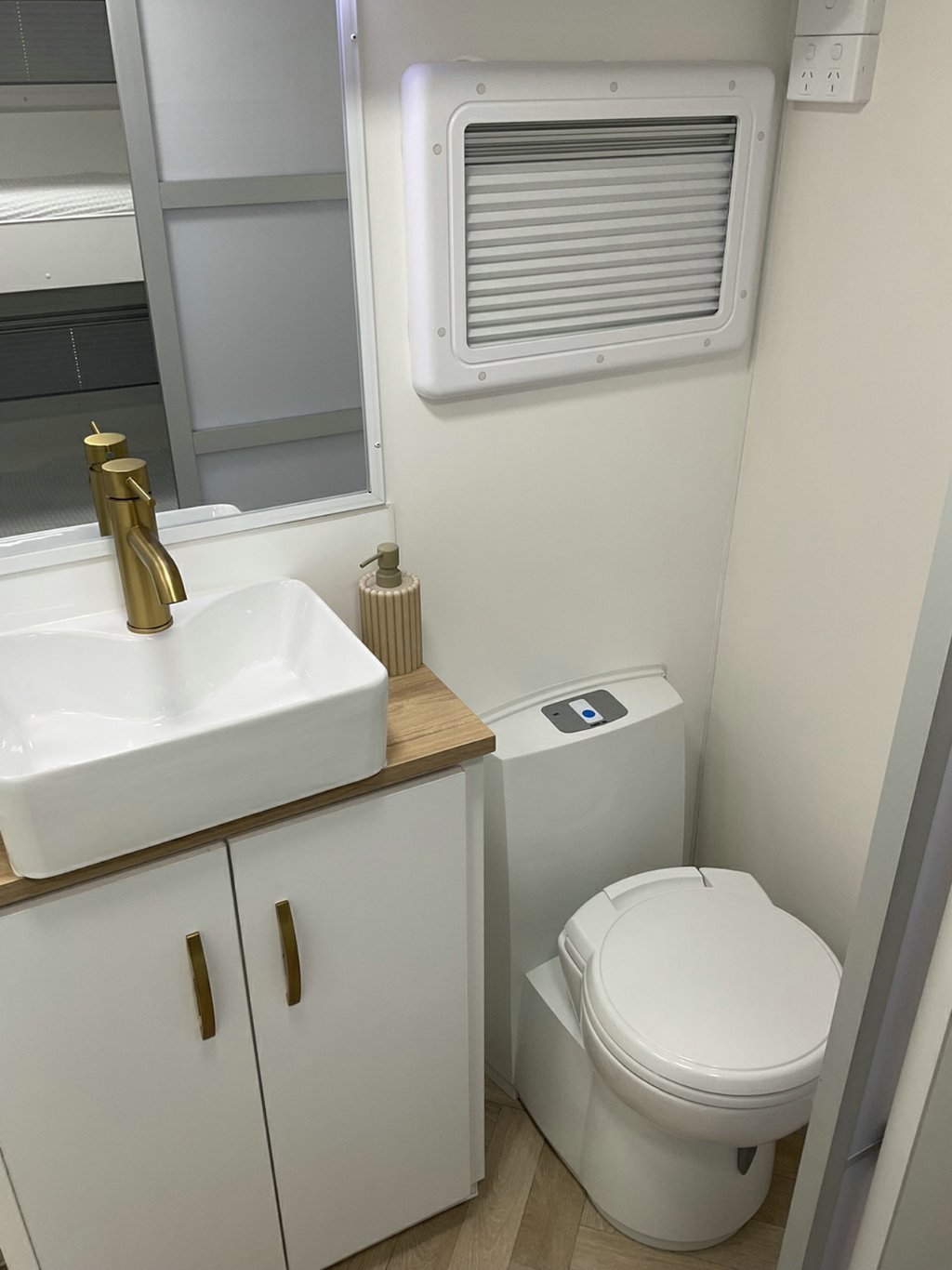 NEW 2026 LEADER CARAVANS GOLD LE CARAVAN 2 AXLE