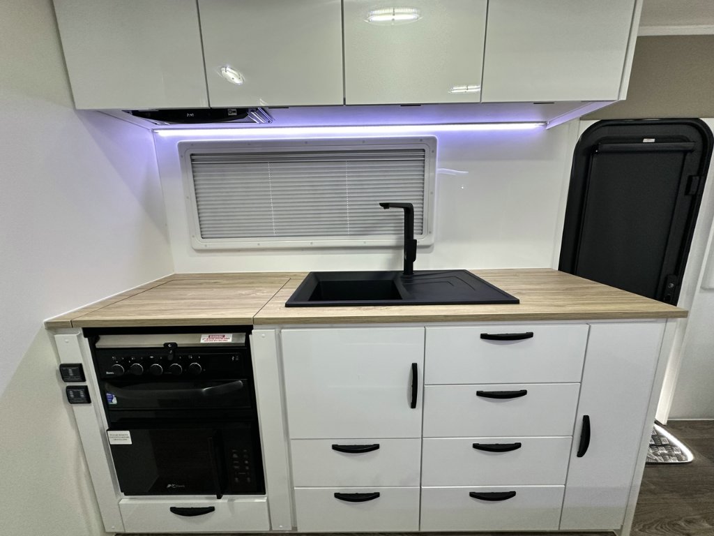 NEW 2026 LEADER CARAVANS GOLD LE CARAVAN 2 AXLE