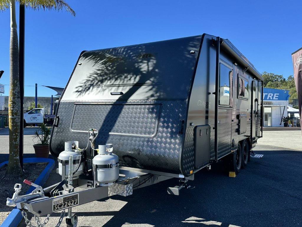 NEW 2026 SUPREME CLASSIC TOURER CARAVAN 2 AXLE