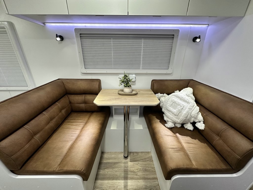 NEW 2026 SUPREME CLASSIC TOURER CARAVAN 2 AXLE