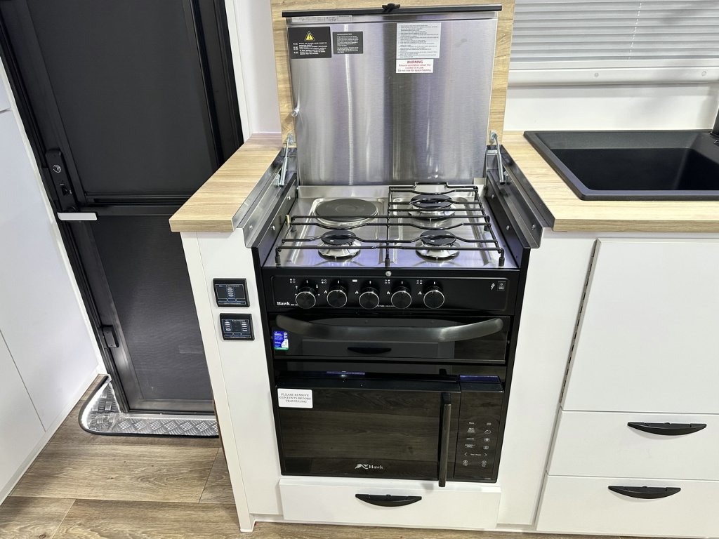 NEW 2026 SUPREME CLASSIC TOURER CARAVAN 2 AXLE