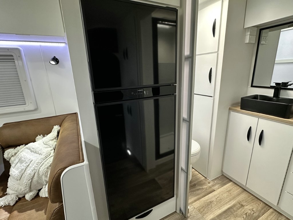 NEW 2026 SUPREME CLASSIC TOURER CARAVAN 2 AXLE