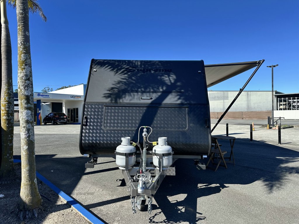 NEW 2026 SUPREME CLASSIC TOURER CARAVAN 2 AXLE