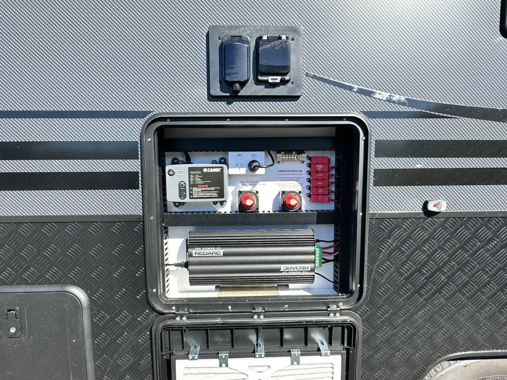 NEW 2026 SUPREME CLASSIC TOURER CARAVAN 2 AXLE