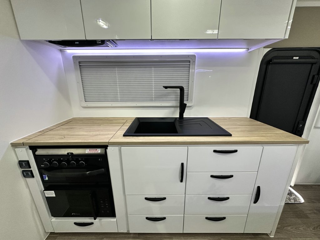 NEW 2026 LEADER CARAVANS GOLD LE CARAVAN 2 AXLE