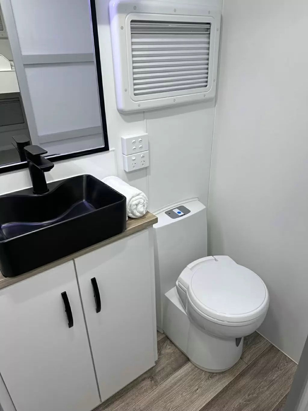 NEW 2026 LEADER CARAVANS GOLD LE CARAVAN 2 AXLE