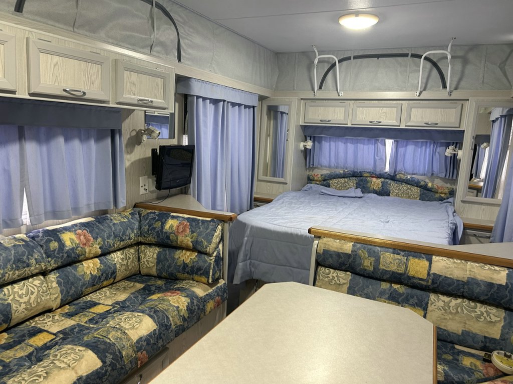 USED 2003 GALAXY SOUTHERN CROSS POP TOP 1 AXLE