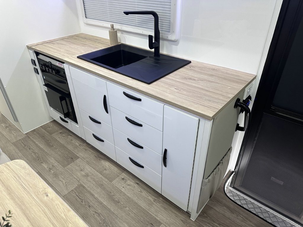 NEW 2026 LEADER CARAVANS GOLD LE CARAVAN 2 AXLE