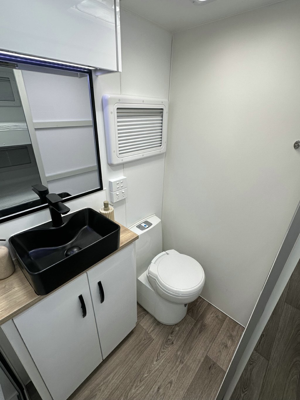 NEW 2026 LEADER CARAVANS GOLD LE CARAVAN 2 AXLE