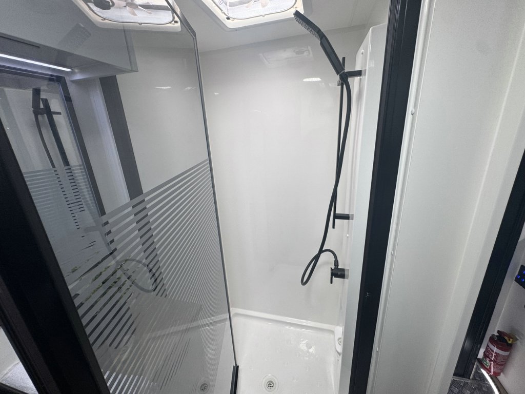 NEW 2026 SUPREME CLASSIC TOURER CARAVAN 2 AXLE