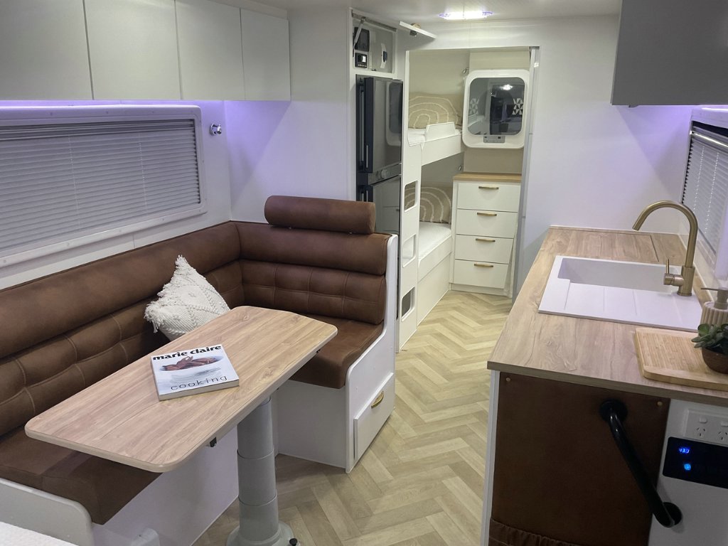 NEW 2026 LEADER CARAVANS GOLD LE DIRT ROADER CARAVAN 2 AXLE