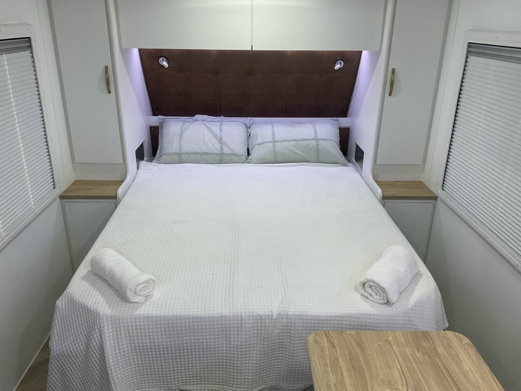 NEW 2026 LEADER CARAVANS GOLD LE DIRT ROADER CARAVAN 2 AXLE