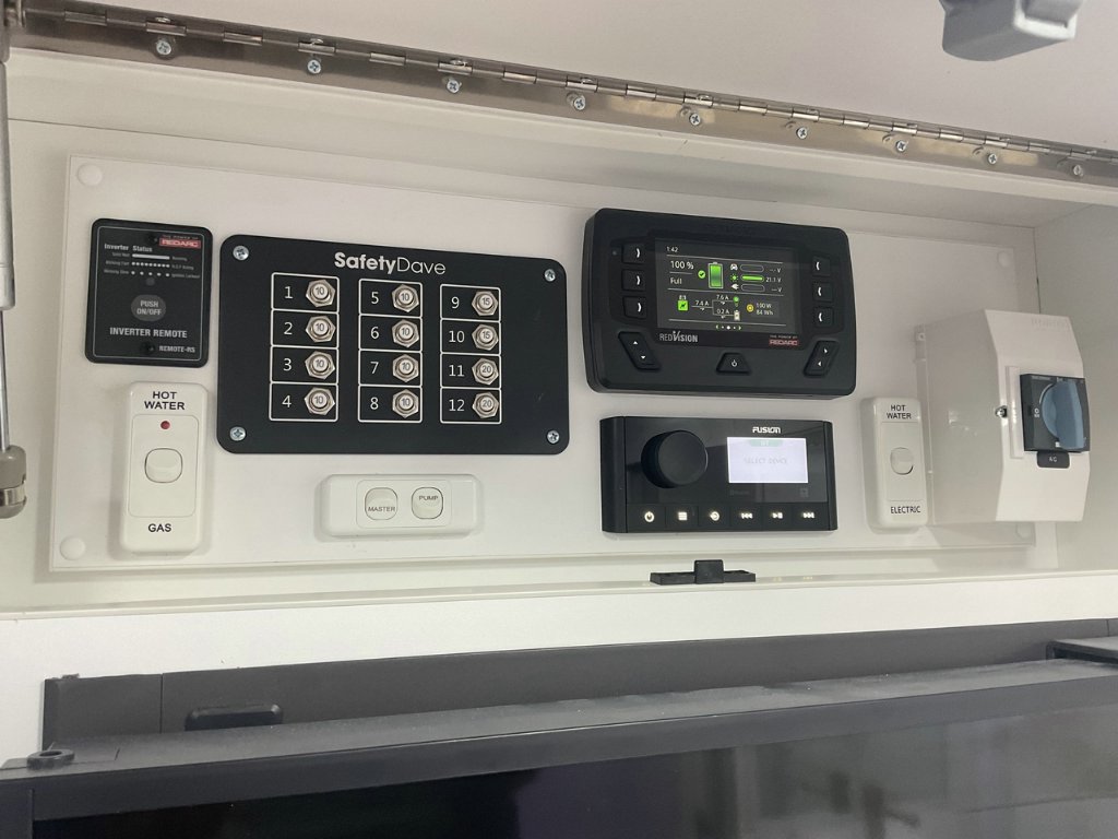 NEW 2026 LEADER CARAVANS GOLD LE DIRT ROADER CARAVAN 2 AXLE