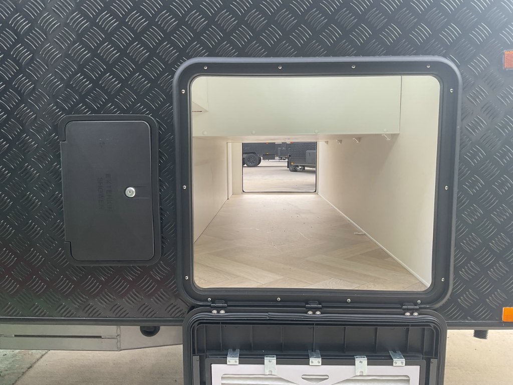 NEW 2026 LEADER CARAVANS GOLD LE DIRT ROADER CARAVAN 2 AXLE