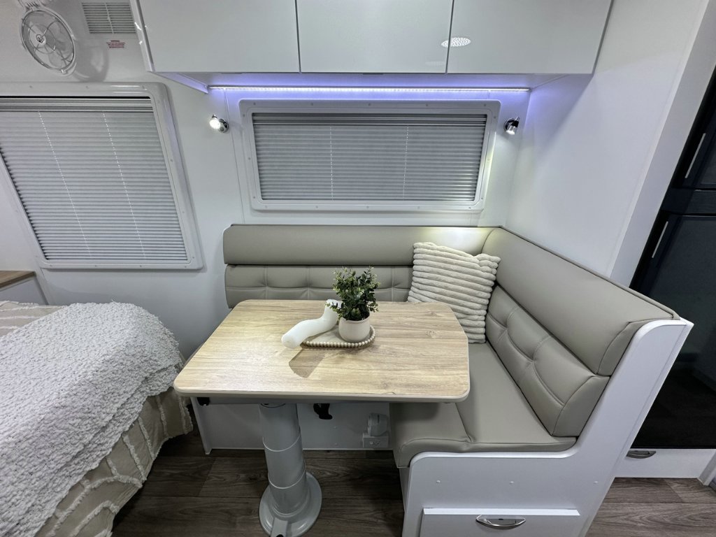 NEW 2026 SUPREME CLASSIC TOURER CARAVAN 1 AXLE