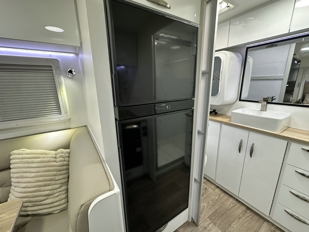 NEW 2026 SUPREME CLASSIC TOURER CARAVAN 1 AXLE